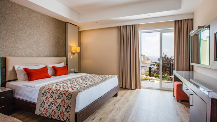 Aria Claros Beach & Spa Resort